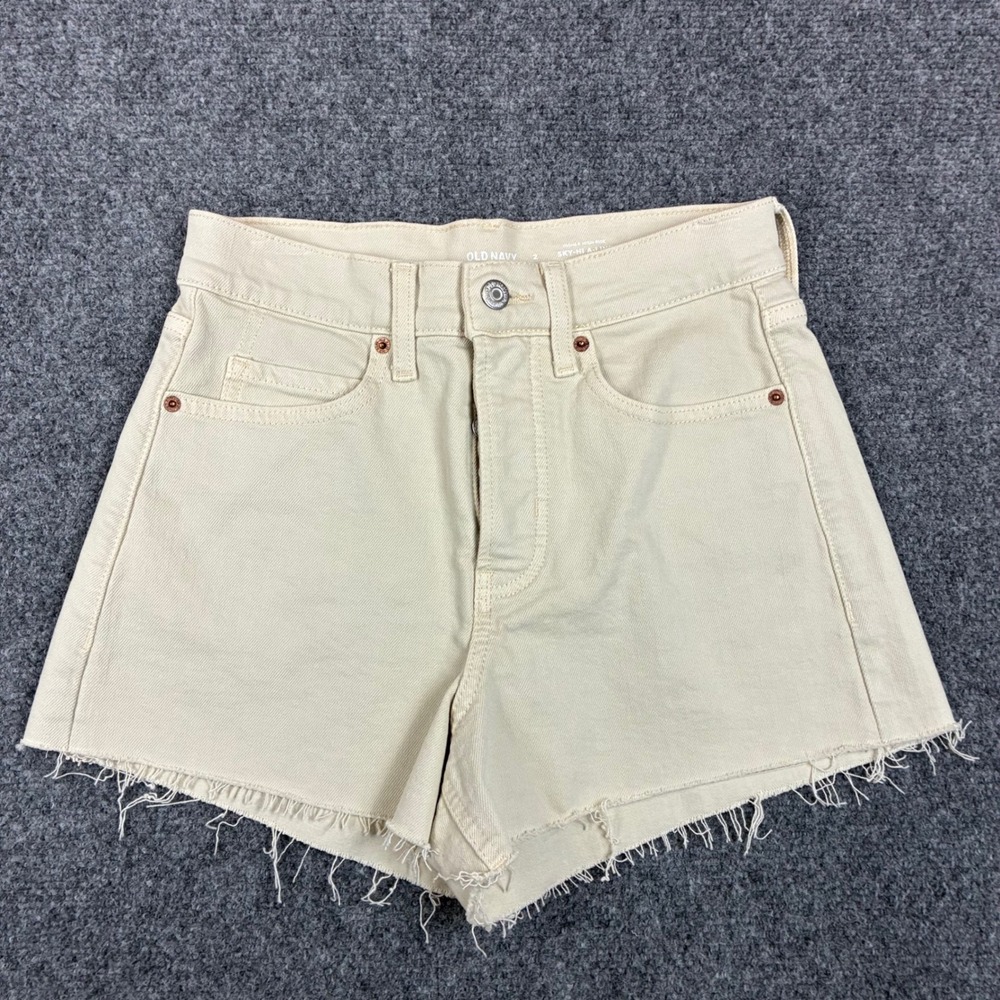 Old Navy Sky-Hi A-Line‎ Cream Denim Shorts Higher High Rise Raw Hem Size 2